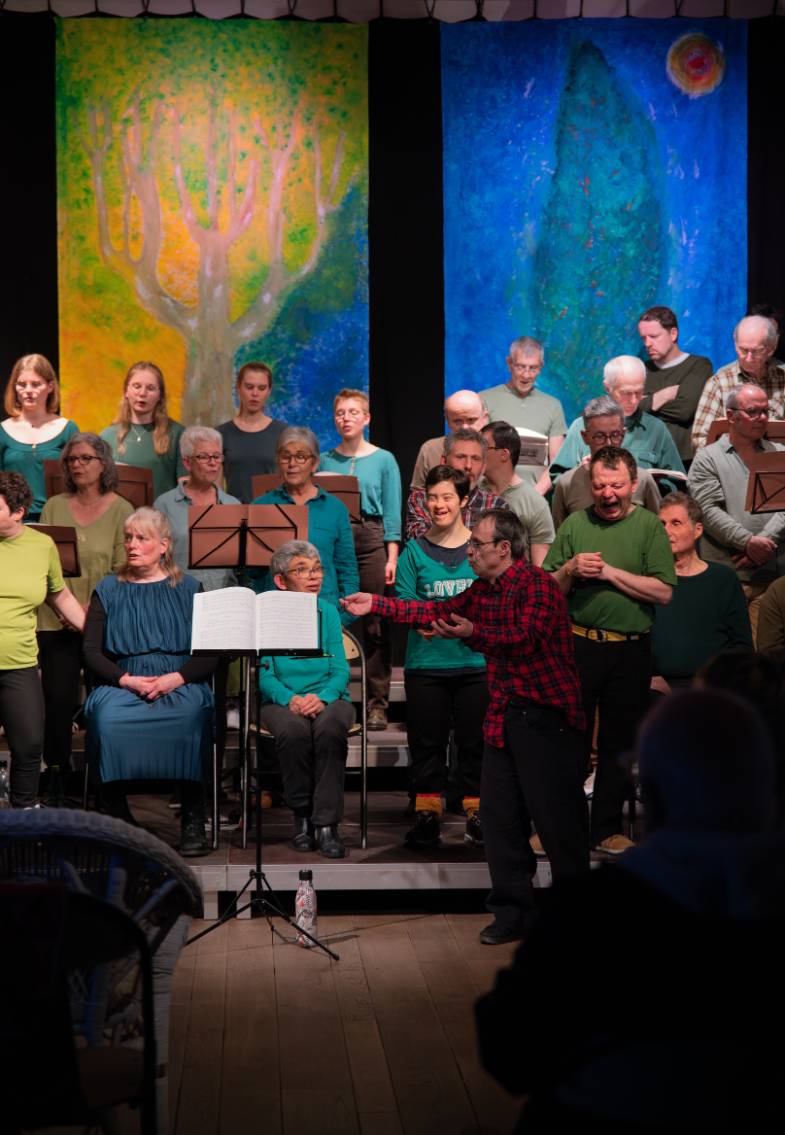 Chorale et spectacle du foyer de Vie de porteur de handicap le Béal en Drôme