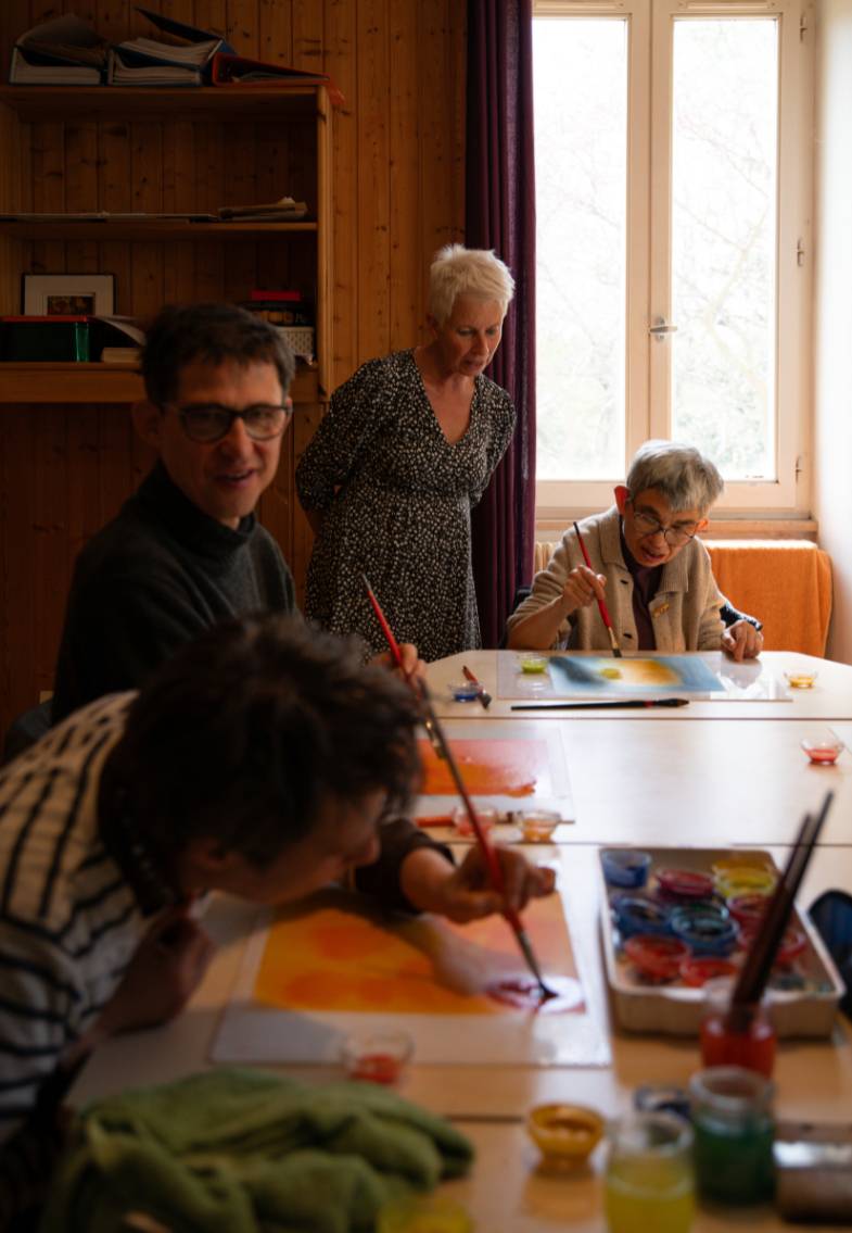 Peinture et groupe du foyer de Vie de porteur de handicap le Béal en Drôme