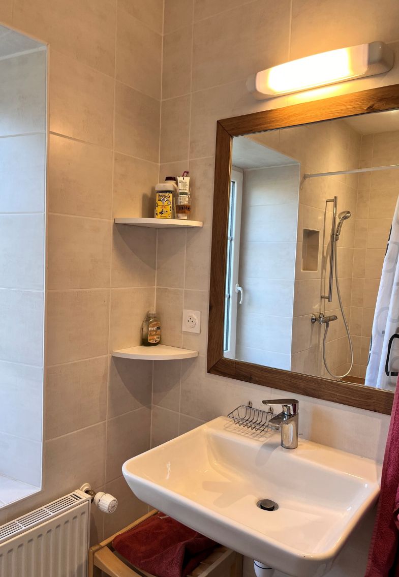 Salle de bains à rénover du Foyer de Vie Le béal à Taulignan
